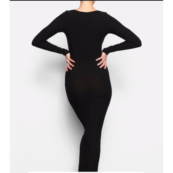 NWT Skims Soft Lounge Petite Long sleeve Dress in Onyx, Size XXS Petite - Picture 2 of 3